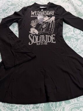 KILLSTAR Wednesday Addams 'Solitude Suits Me' Black Graphic Dress Size M RARE!!!